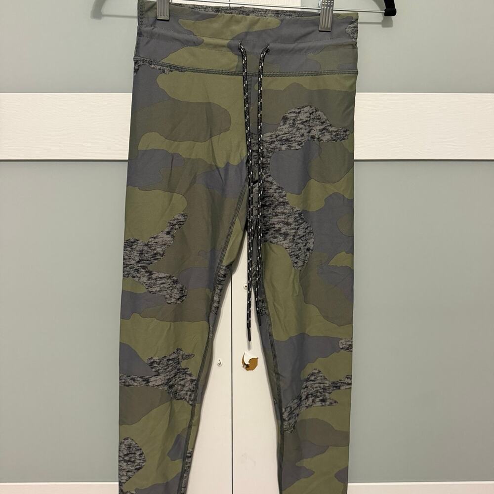 Aerie Chill Play Move Leggings Womens S Green Camo Drawstring Activewear